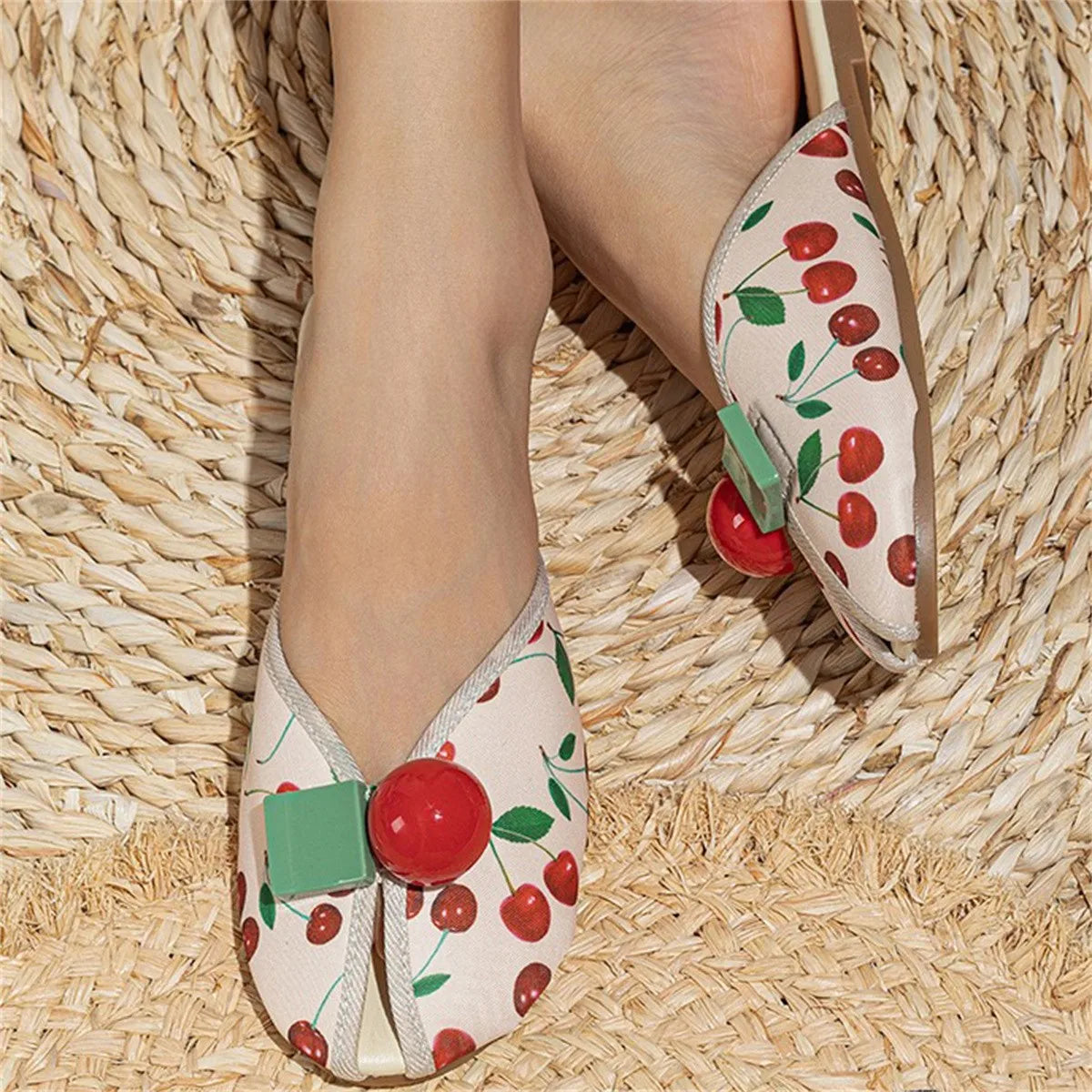 Women Slippers 2024 New Summer Fashion Outdoor Casual Sandals for Women Low Heels Strange Style Shallow Slippers Slides Women