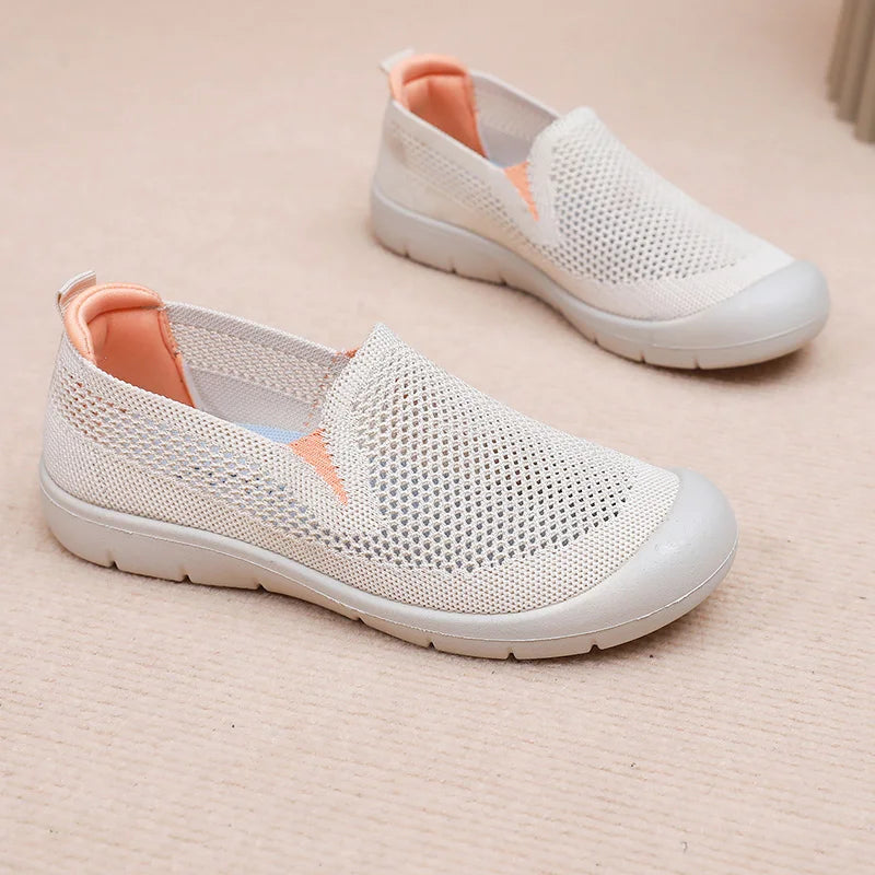 Women's casual shoes are lightweight, non slip, breathable, loafers for commuting and travel, flat shoes for comfortable women's