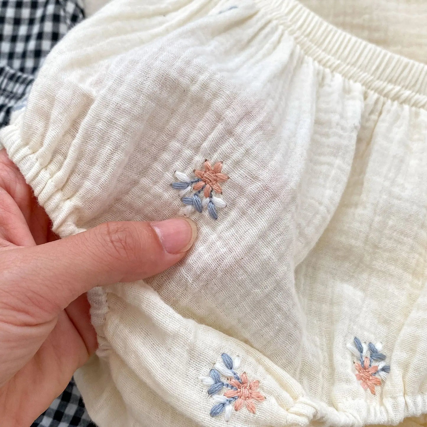 New Summer Baby Girl's Clothing Set Embroidered Floral Tee And Bloomer 2Pcs Suit Toddler Breathable Cotton Linen Plaid Outfit