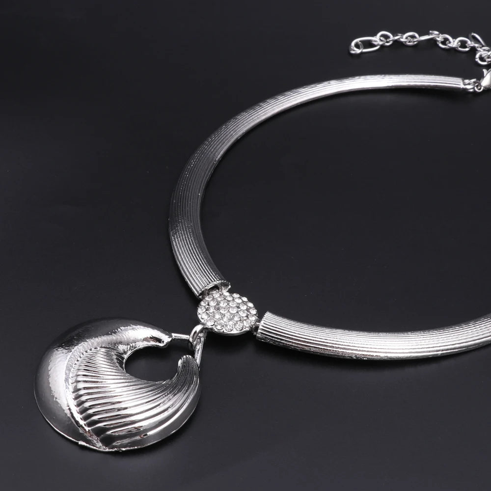 Dubai Jewelry Set For Women Silver Plated Luxury Necklace Earrings Bracelet And Ring Set Jewelry For Wedding Party Trending 