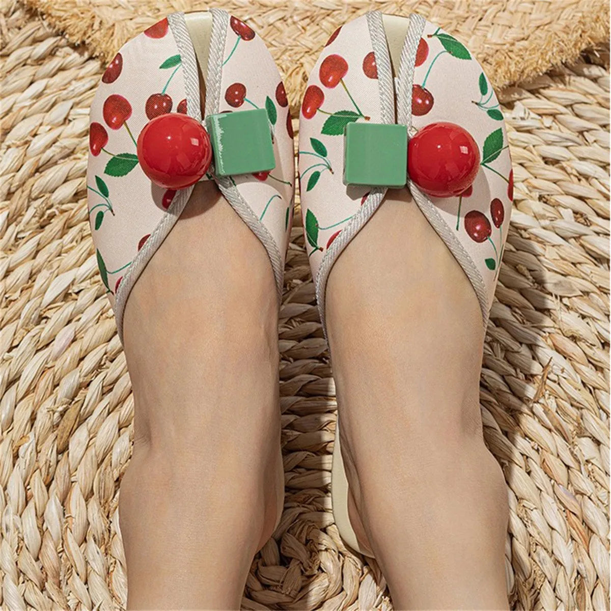 Women Slippers 2024 New Summer Fashion Outdoor Casual Sandals for Women Low Heels Strange Style Shallow Slippers Slides Women