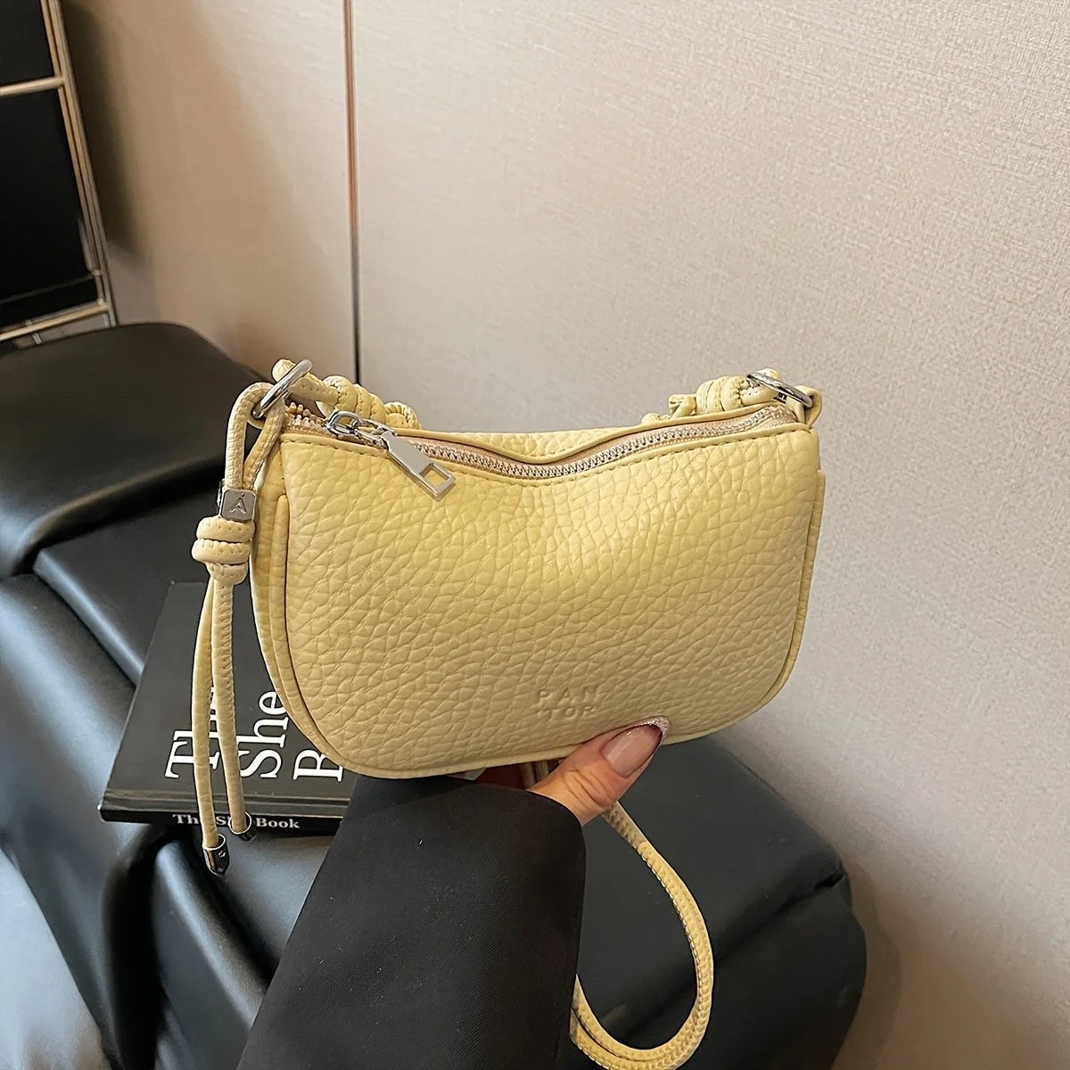 Ladies' Crossbody Bag Is Fashionable, Versatile, Solid Color, Exquisite Design, Daily Commuting, Casual Shoulder Bag