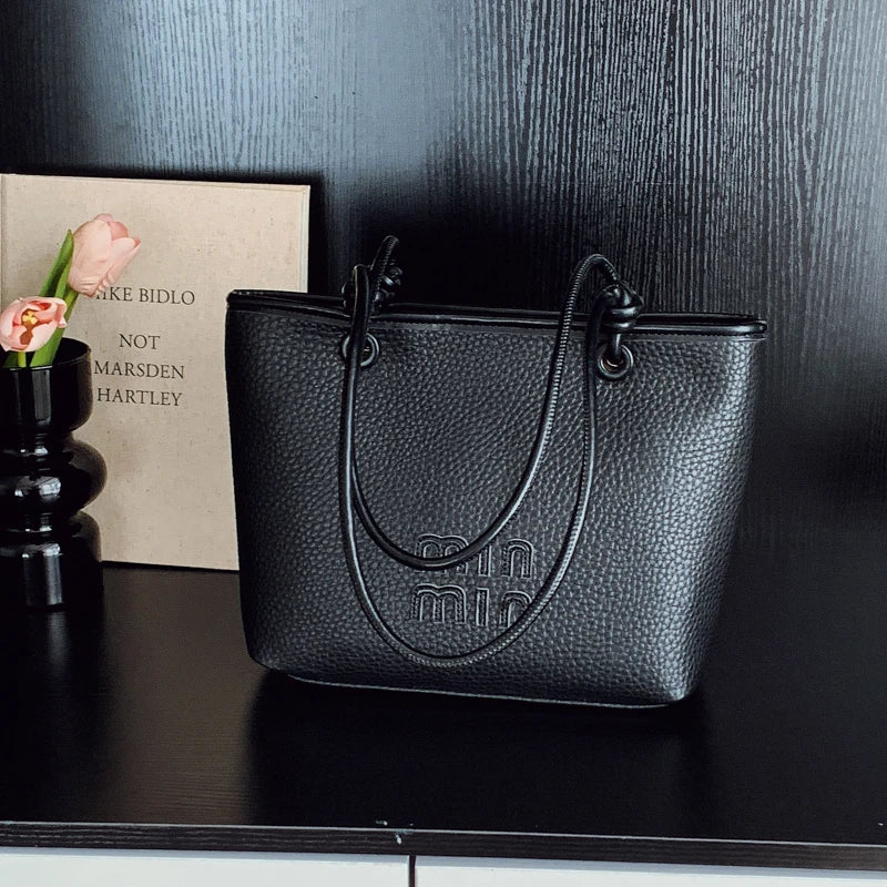 Women's Tote Bag, Versatile and Fashionable, Light Luxury Brand with Niche Design and Elegant Style