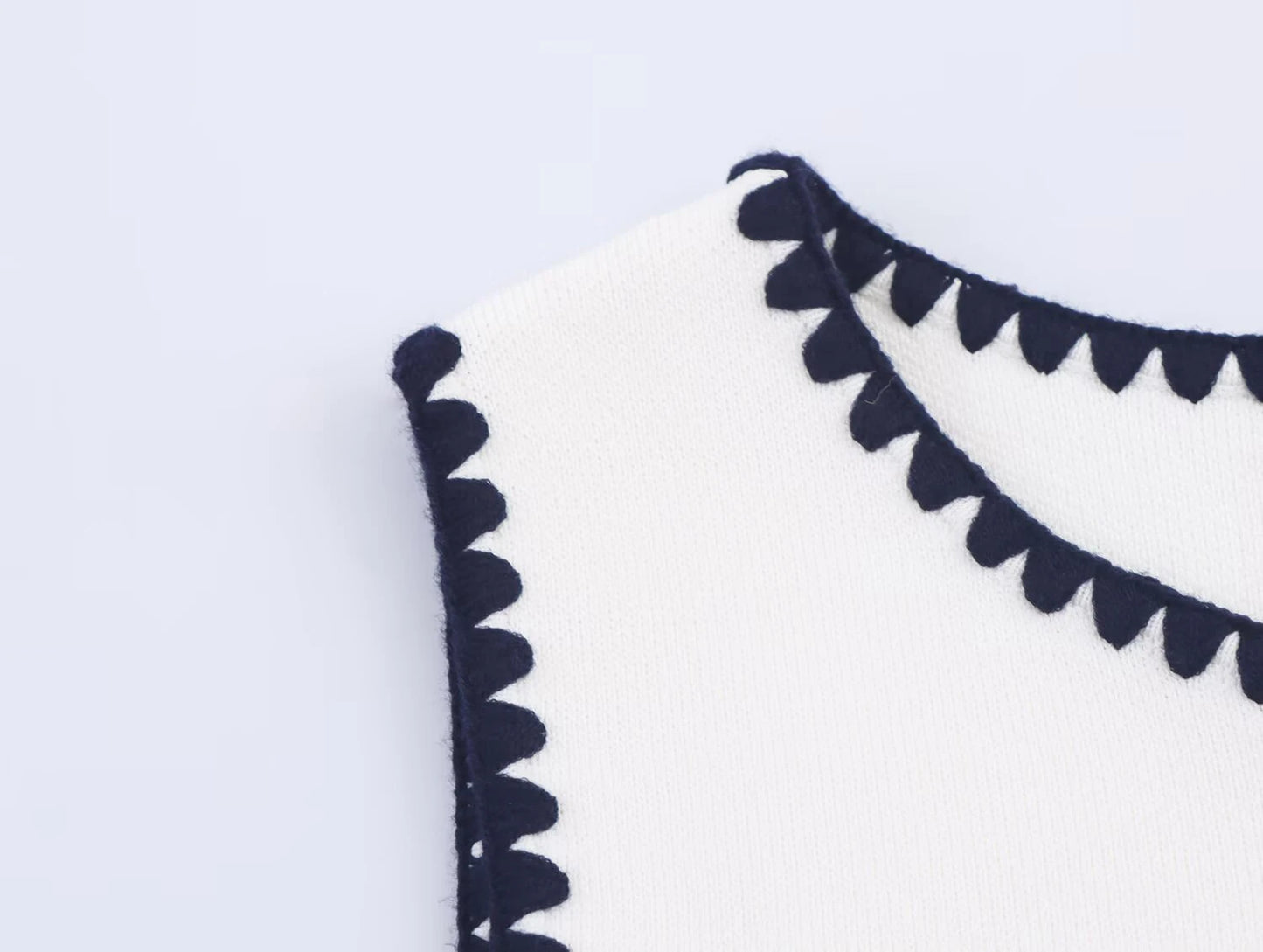 Women's clothing 2025 summer new fashion style elegant contrasting embroidery knit vest