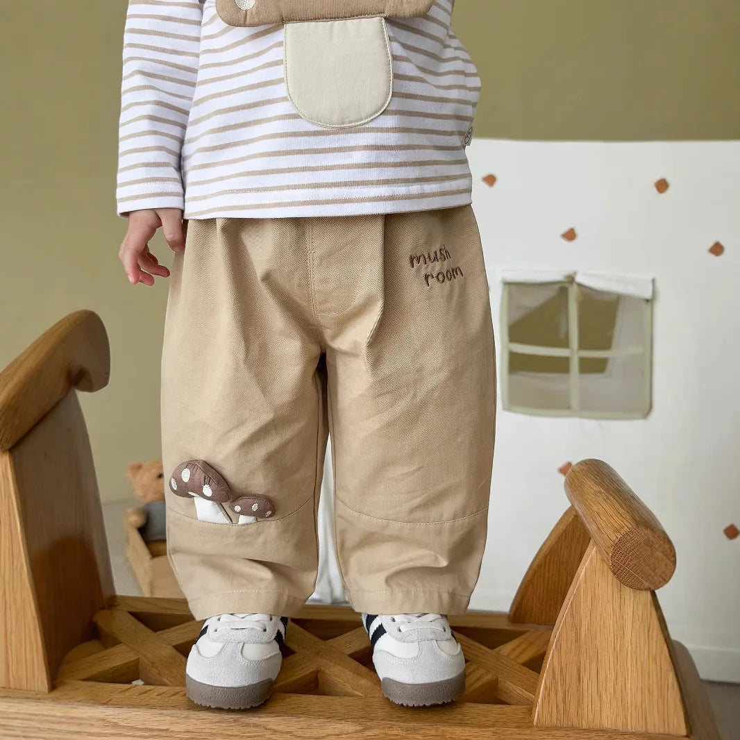 Baby Fashion Jeans 2025 New Autumn Boys' Three Dimensional Embroidered Casual Pants Children's Western Style Woven Pants