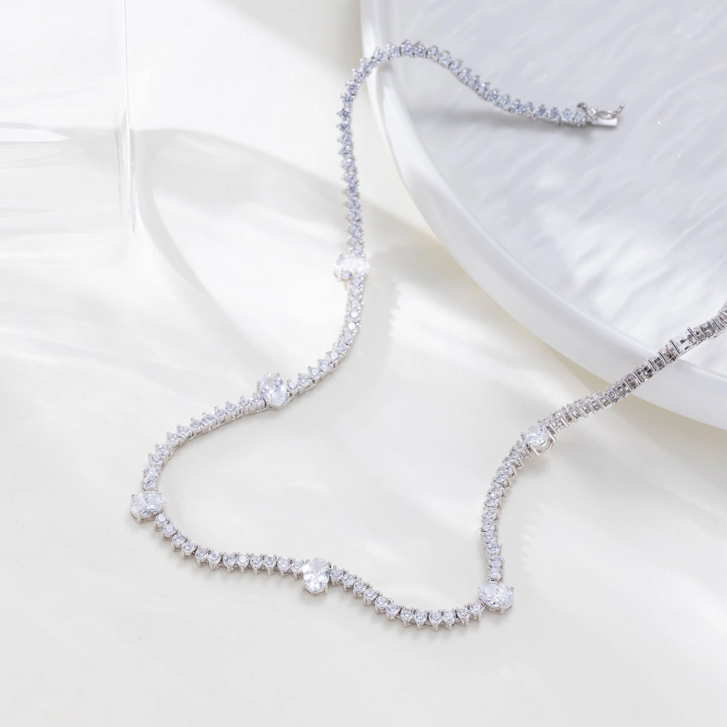 Fashionable Necklace for Woman Wedding Jewlery with 18k White Gold Necklace Delicate Birthday Gift for Women Girl