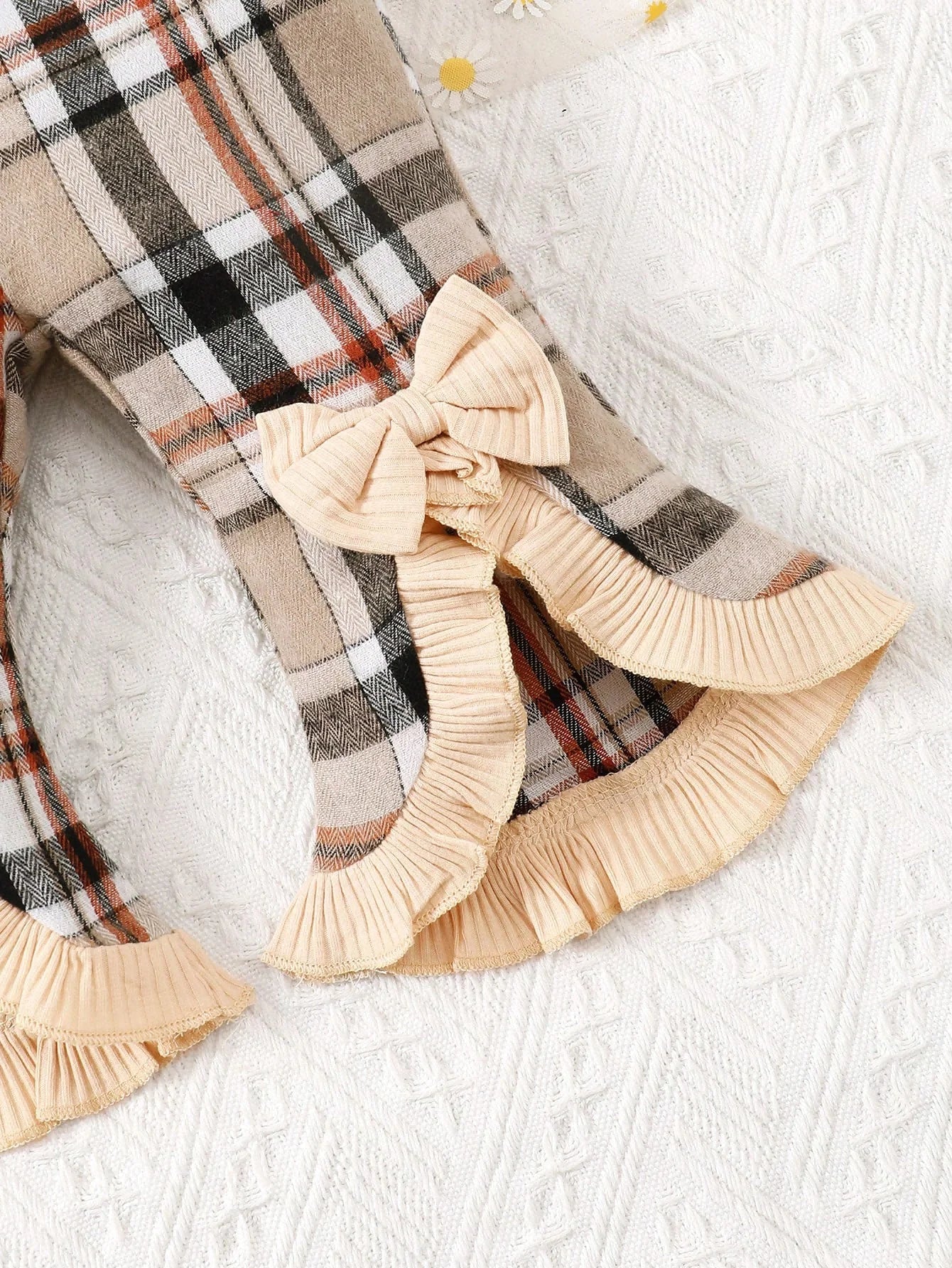 Baby Girl Slogan Graphic Ruffle Trim Bodysuit & Plaid Bow Front Flare Leg Pants & Headband