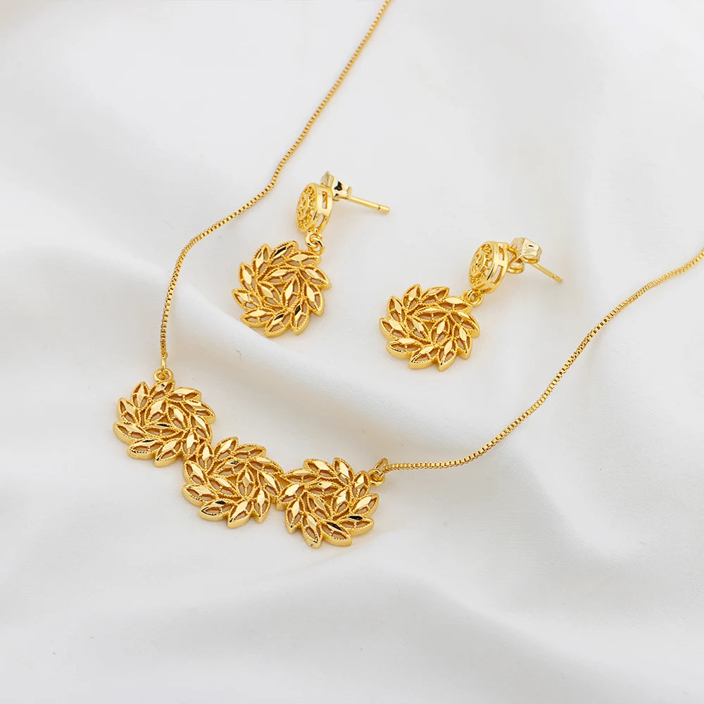 Woman Jewelry Sets Gold Color Retro Round Pendant Necklace Star Earrings Fashion Party Wedding Jewelry Accessory Holiday Gifts