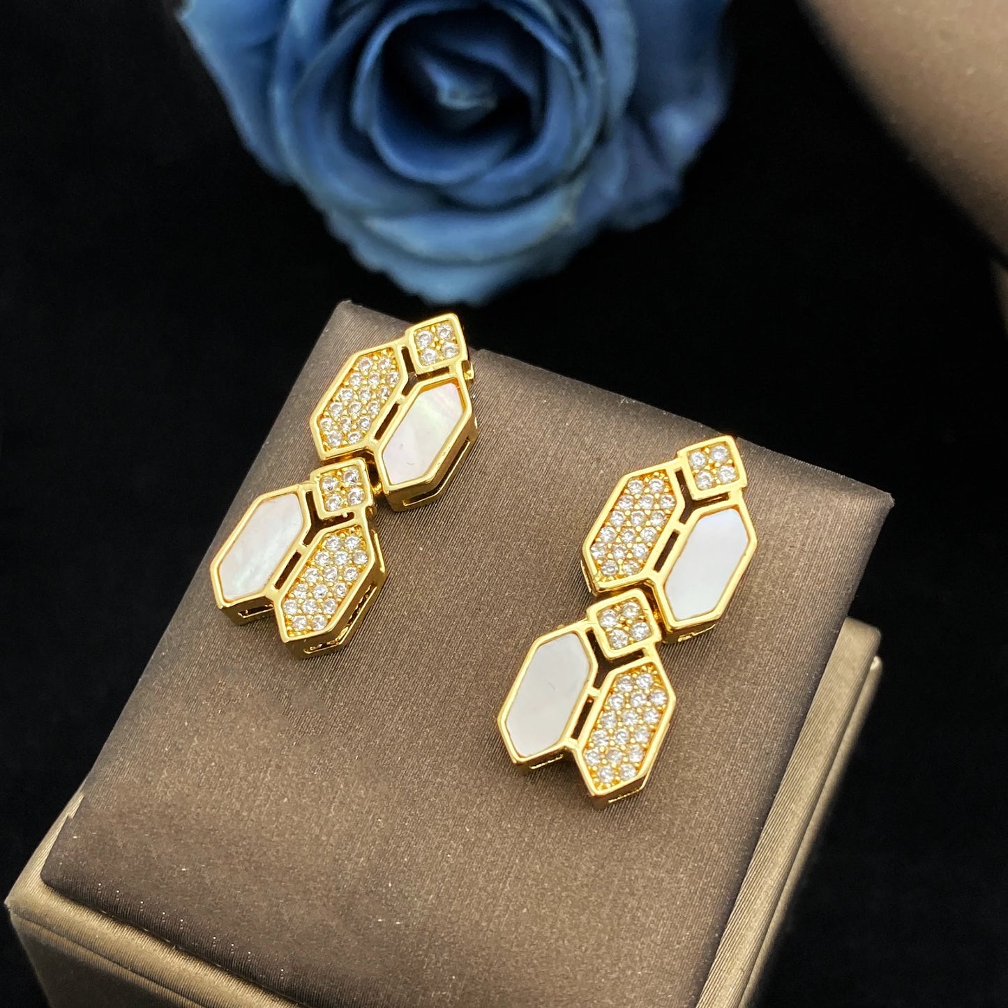 HOT Jewelry Sets For Woman Wedding Parties Jewellery Necklace Earrings Rings Bracelets For Gift Plating18k With CZ White shell