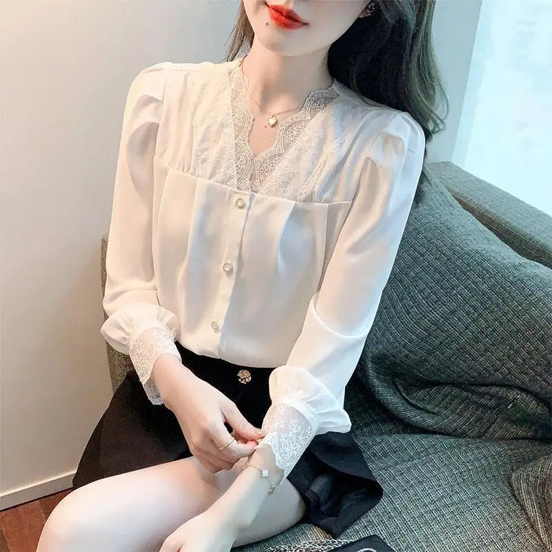 Women's Clothing White Chiffon Blouse Spring New V-Neck Lace Detail High-End Unique Design Feminine Layering Top