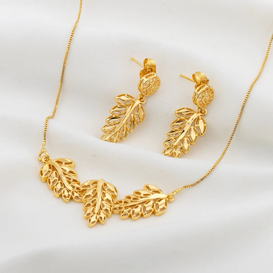 Woman Jewelry Sets Gold Color Retro Round Pendant Necklace Star Earrings Fashion Party Wedding Jewelry Accessory Holiday Gifts