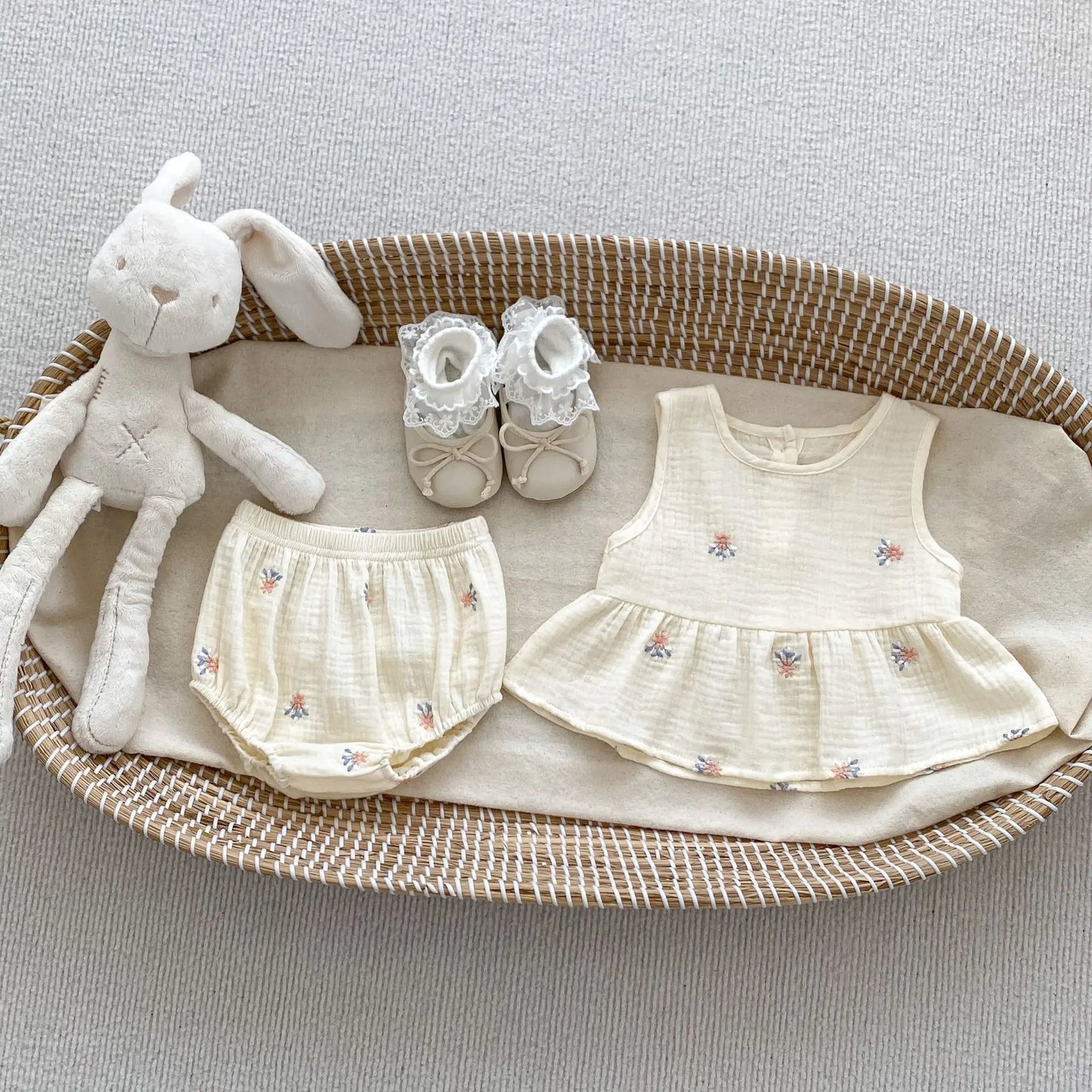New Summer Baby Girl's Clothing Set Embroidered Floral Tee And Bloomer 2Pcs Suit Toddler Breathable Cotton Linen Plaid Outfit