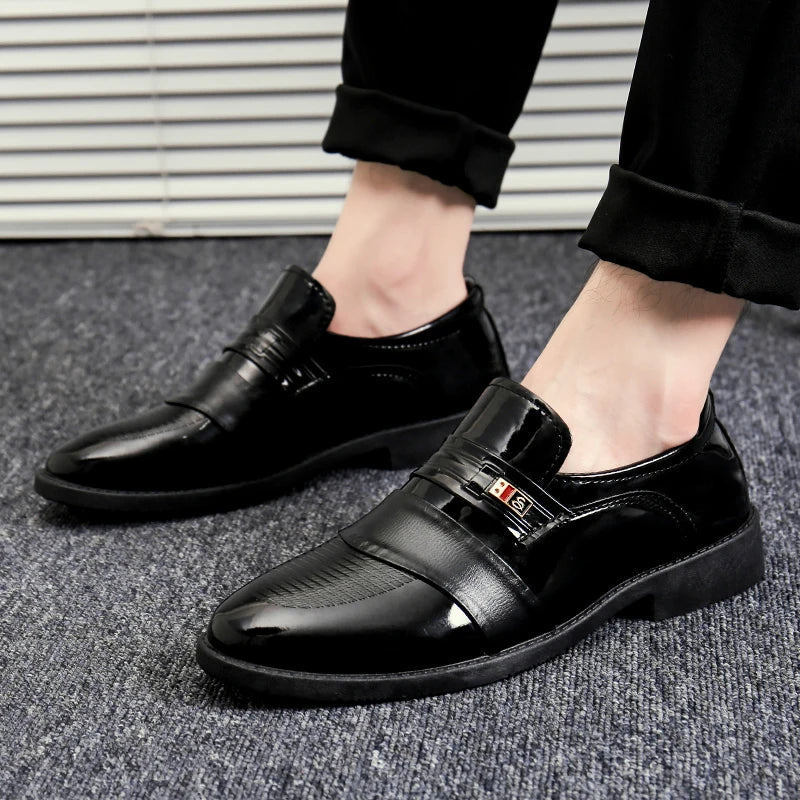 Men's shoes in spring and autumn, men's middle-aged and elderly business casual shoes, breathable soft soled dad shoes, pointed
