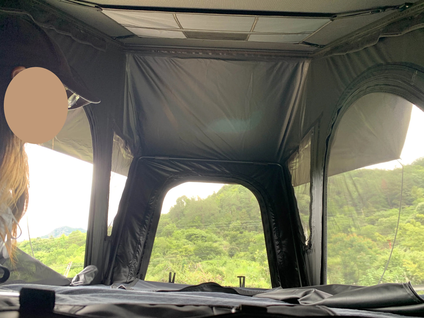 Car Tent 4x4 4WD F150 Large 4 Person XL Hardtop Rooftop Tent With Skylight Hard Shell Roof Top Tent Outdoor Camping Tent