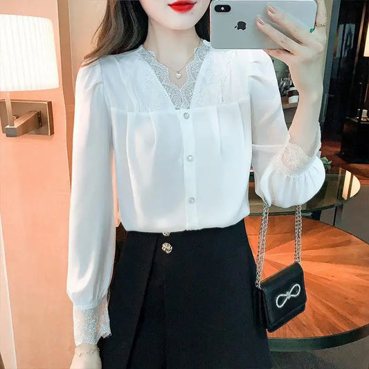 Women's Clothing White Chiffon Blouse Spring New V-Neck Lace Detail High-End Unique Design Feminine Layering Top