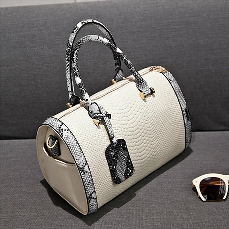 Women's Bag 2025 Fashion New Bag Large Capacity Bag Fashion Tote Bag Travel Shopping Leisure Commuting Bag Can Be Hand-Held Hand