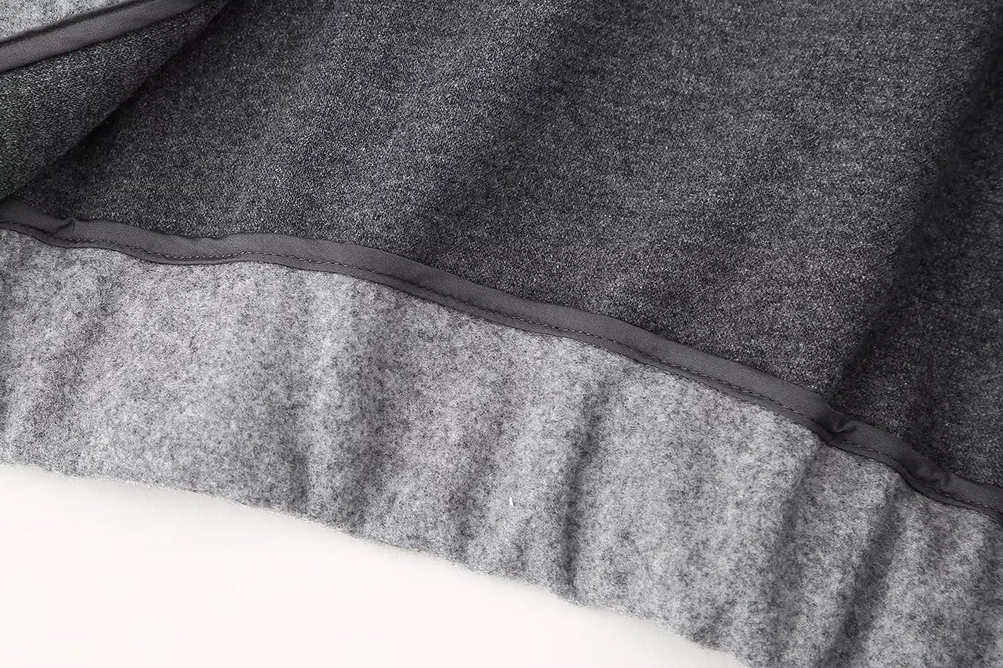 2025 new women's clothing European and American style fashion personality versatile daily fabric short sweater