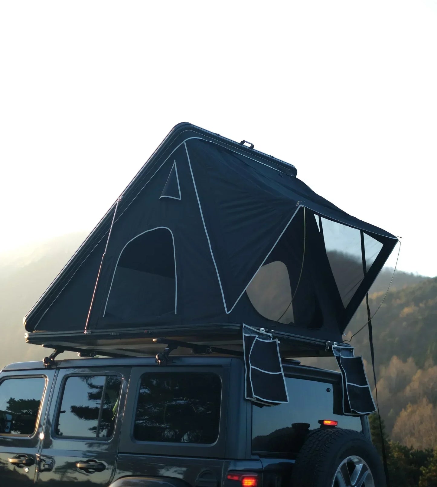 High Quality Custom Hard Shell Roof Top Tent Camper For Car Suv Aluminium Triangle Hard Shell Roof Top Tent