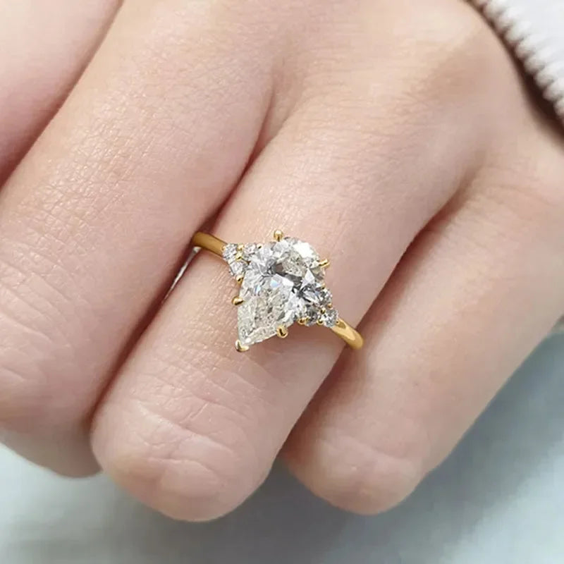 Fashionable, Lightweight, Luxurious, Elegant Jewelry for Women, Wearing European and American New Water Droplet Rings for Women