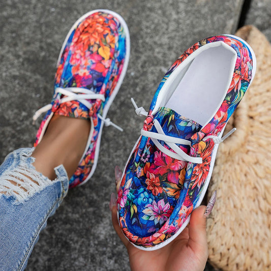 Women's casual sports shoes are lightweight, soft-soled, breathable and low-top casual shoes that can be worn on one foot