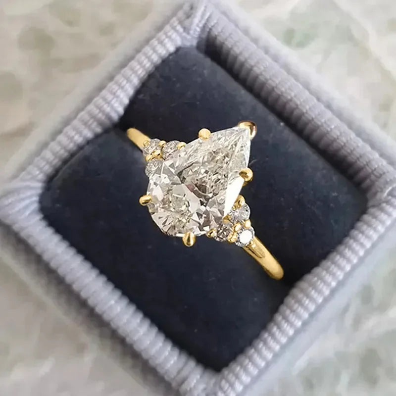 Fashionable, Lightweight, Luxurious, Elegant Jewelry for Women, Wearing European and American New Water Droplet Rings for Women