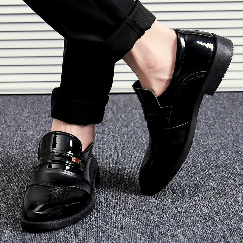 Men's shoes in spring and autumn, men's middle-aged and elderly business casual shoes, breathable soft soled dad shoes, pointed